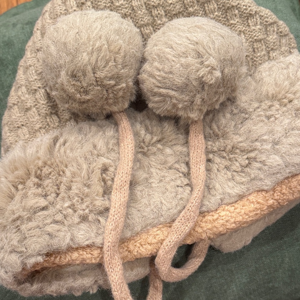 Cozy Knit Pom-Pom Hat - Picture 4 of 4